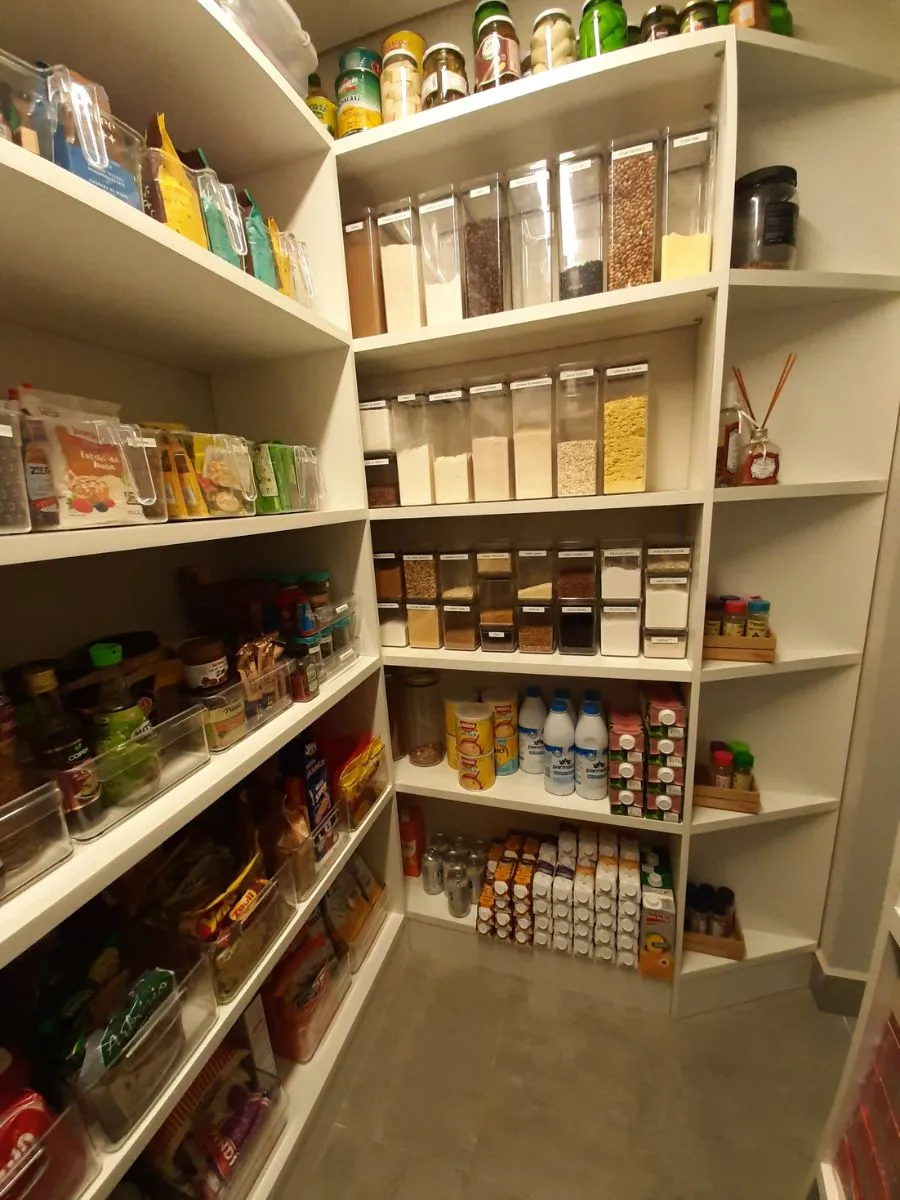 Cozinha organizada por Angela Marconato Personal Organizer em Guarapuava